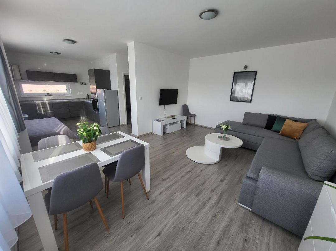 Apartman Gabriela Roudne 外观 照片